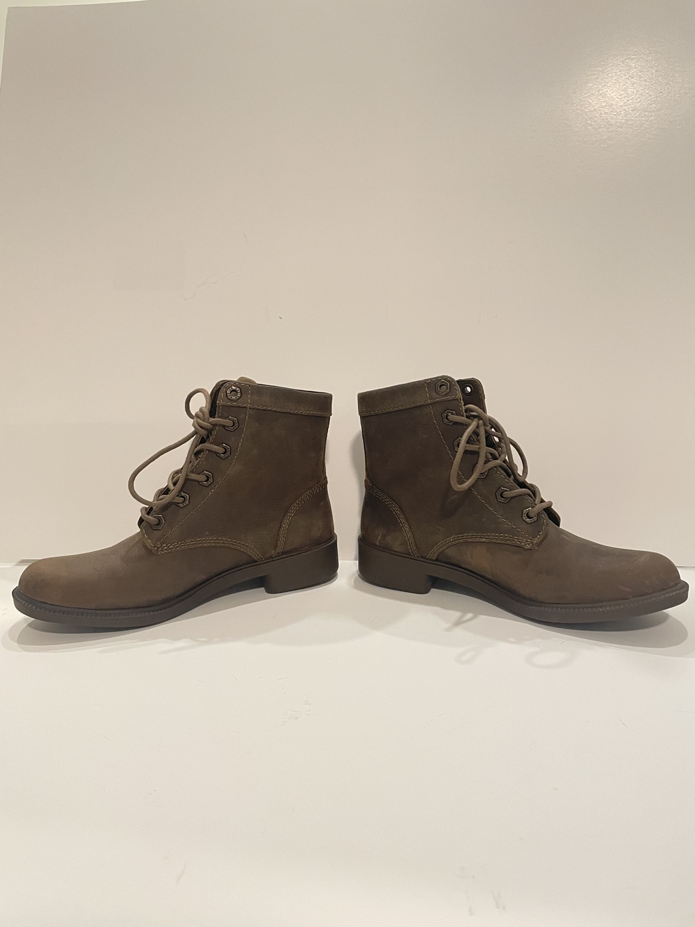 Kodiak Brown Lace-Up Nubuck Ankle Boots - Picture 2 of 7